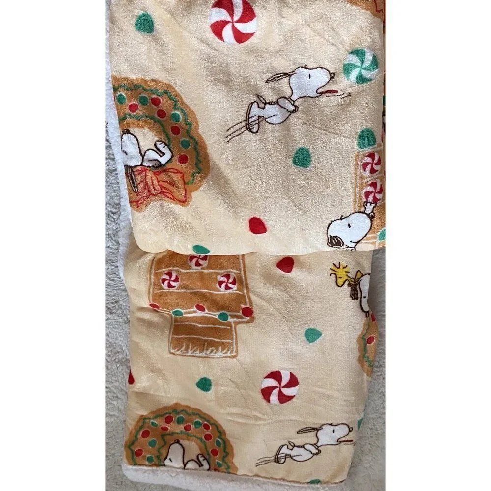 Peanuts Snoopy Sherpa‎ Backed Throw Blanket Gingerbread House Christmas 50X60”